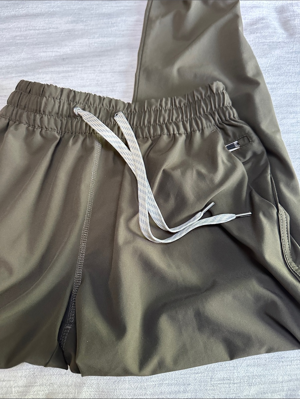 Vuori Joggers - Picture 5 of 6
